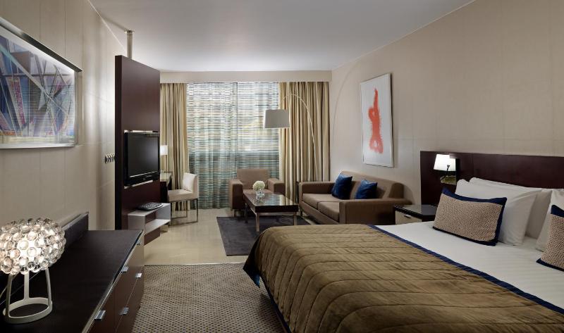 Classic King or Twin Room image 4