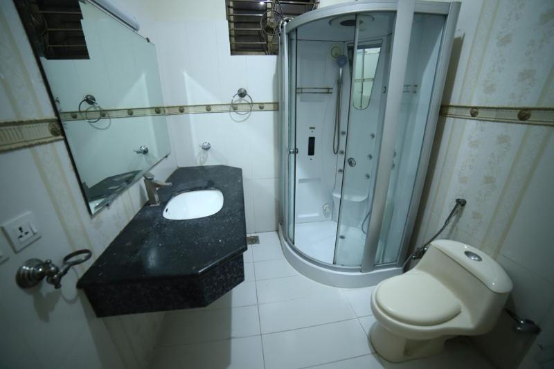 Deluxe Double or Twin Room image 3