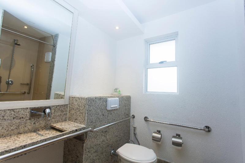King Room - Disability Access - Non-Smoking image 1