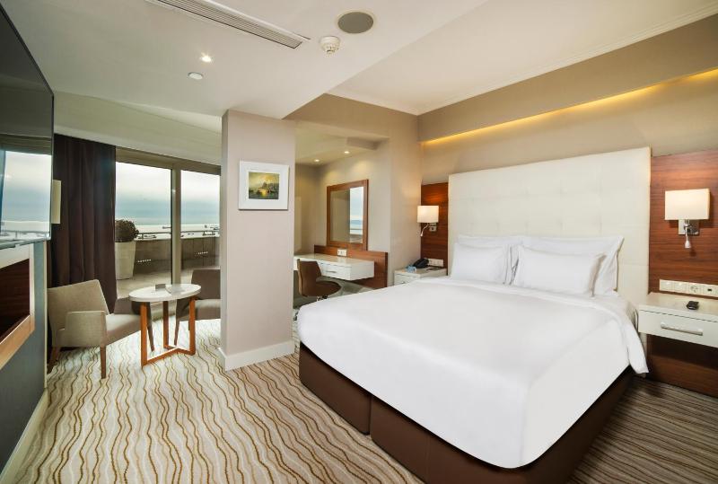Superior Room with Balcony and Sea View - Non-Smoking image 1