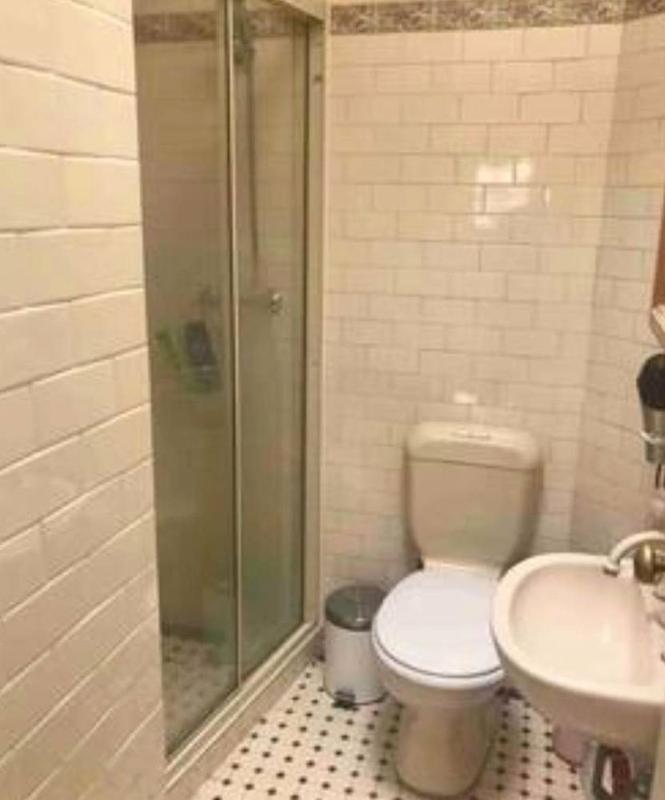 Double Room with Private Bathroom image 1