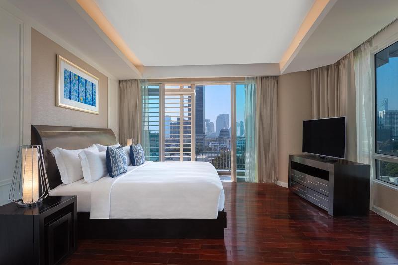 One-Bedroom Premier Suite King image 2