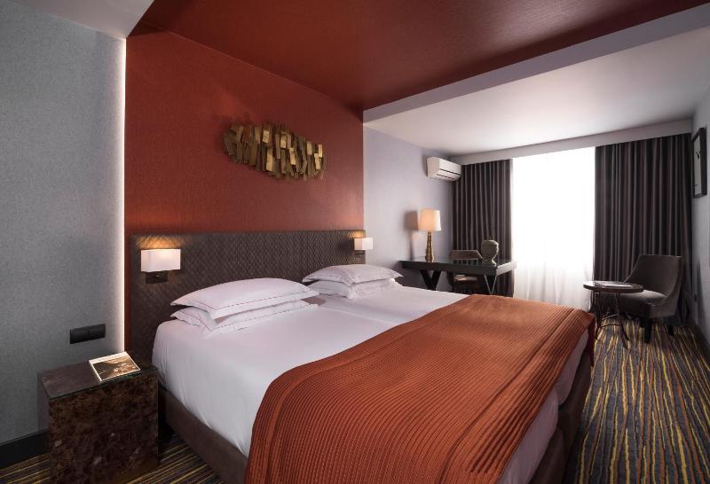 Classic Double or Twin Room image 1