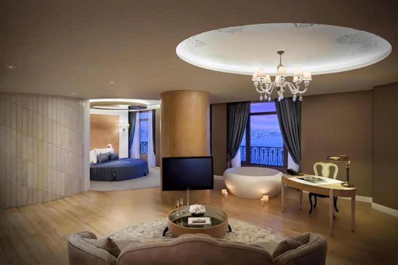 Corner Suite with Bosphorus View - Lounge Access image 4