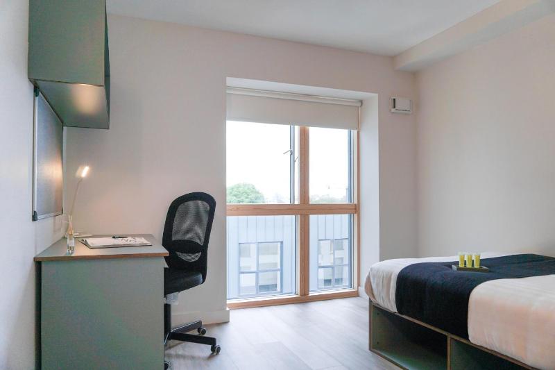 Deluxe Room image 3