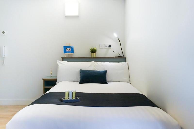 Double Room image 2