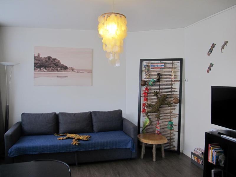 One-Bedroom Apartment I @ Marieken van Nimwegenstraat image 1