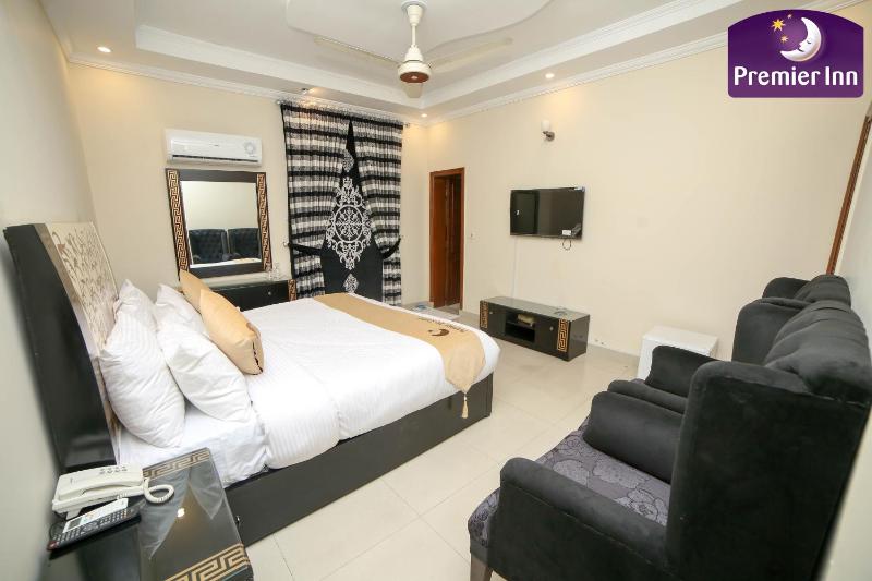 Superior Double or Twin Room with City View image 3