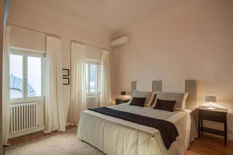Two-Bedroom Apartment - Via di San Niccolò 81 image 2