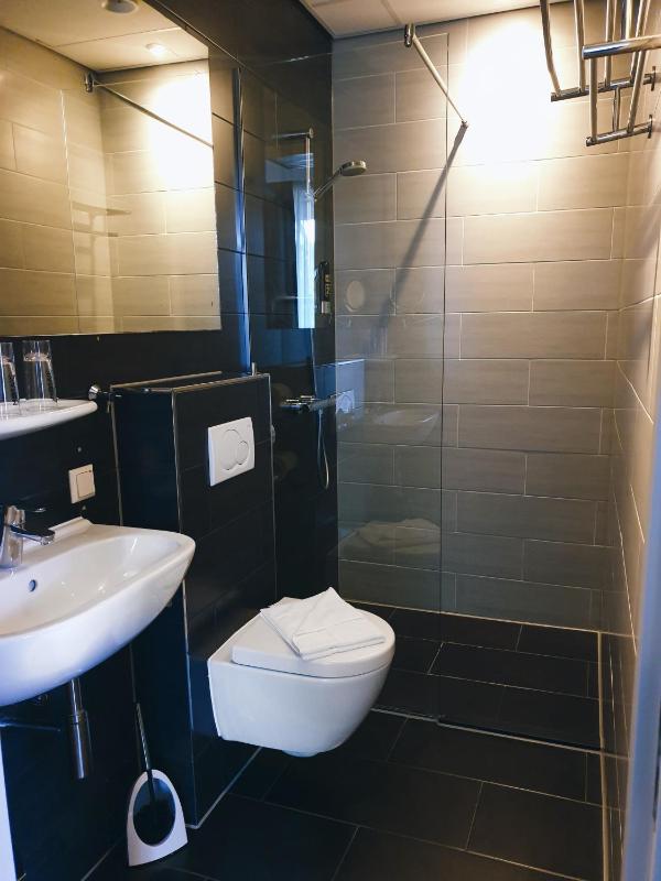Double Room image 2
