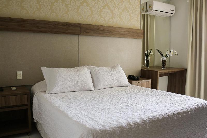 Deluxe Room with Sea View image 3