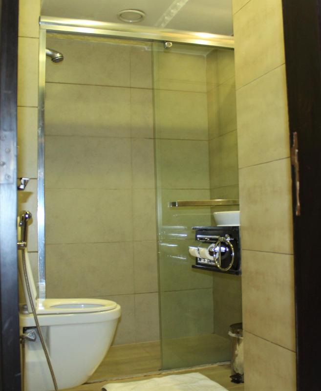 King Room - Non-Smoking image 2