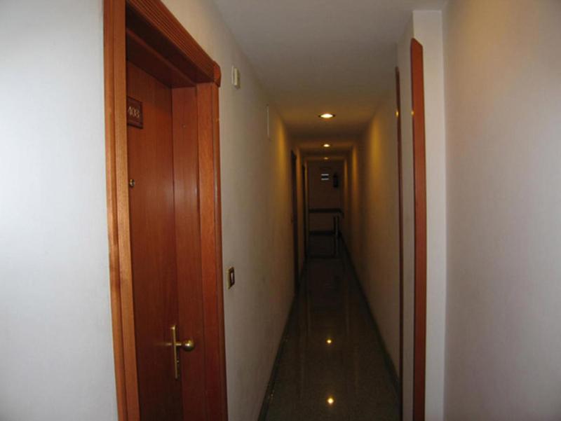 Standard Double Room image 2