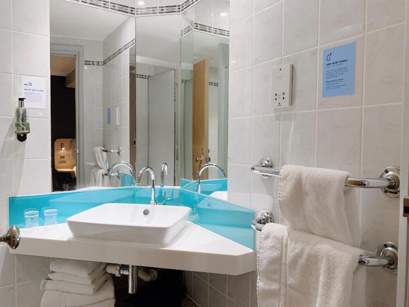 Double Room with Shower - Disability Access image 3
