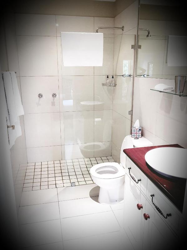 Deluxe Double Room with Shower image 1