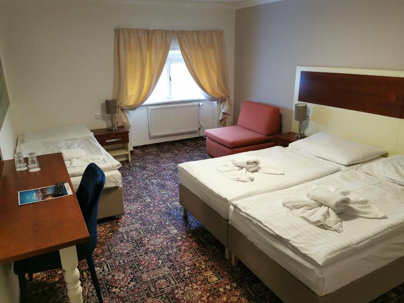 Double or Twin Room with Extra Bed image 3