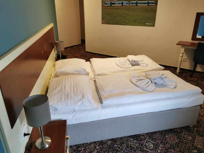 Standard Double or Twin Room image 2