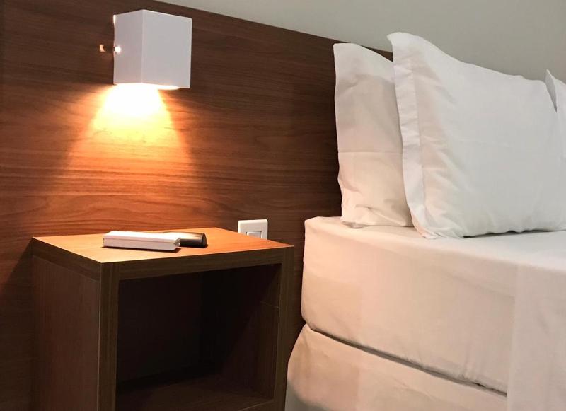Deluxe Double Room with Side Sea View image 2