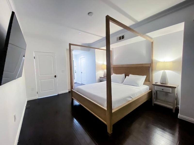 Three-Bedroom Suite image 3