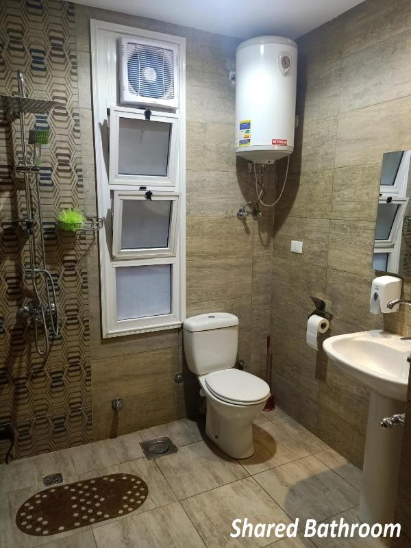 Twin Room with Shared Bathroom image 1