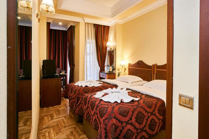 Standard Double or Twin Room image 1