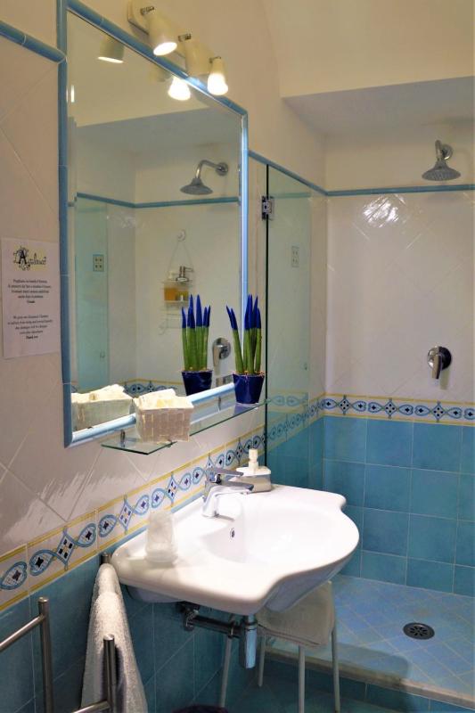 Double or Twin Room with Sea View image 4