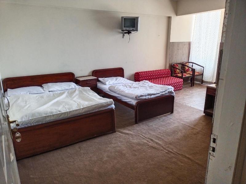 Deluxe Double Room with Extra Bed image 2