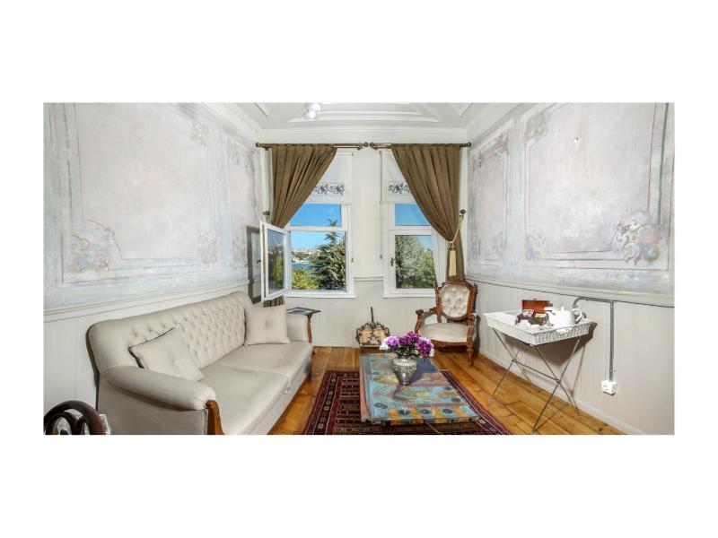 Suite with Sea View image 2