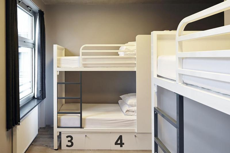 Bed in 6-Bed Mixed Dormitory Room with Private Bathroom image 1