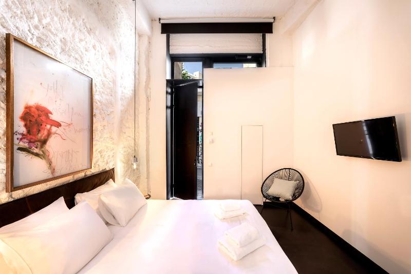 Budget Double Room image 2