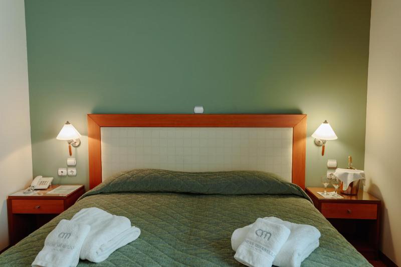 Suite with Hydromassage and Acropolis View image 1