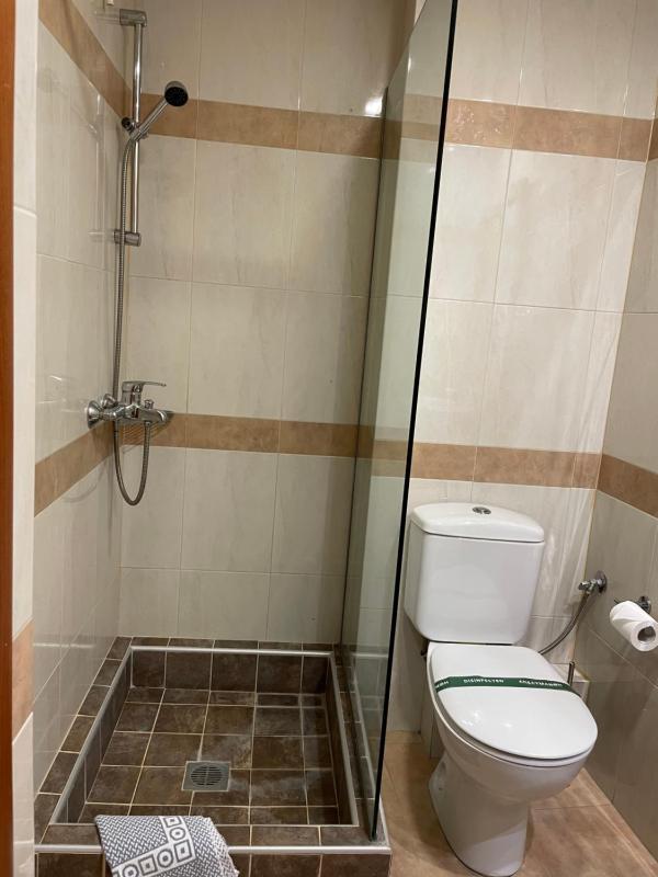 Single Room image 3