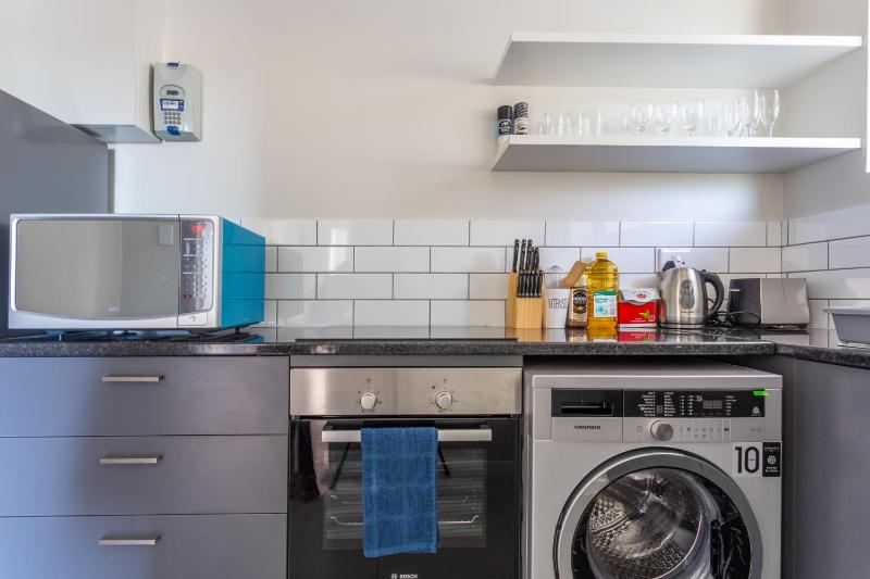 Two-Bedroom Apartment image 4