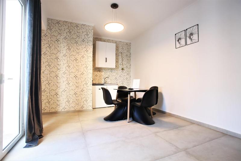 Deluxe Apartment image 2