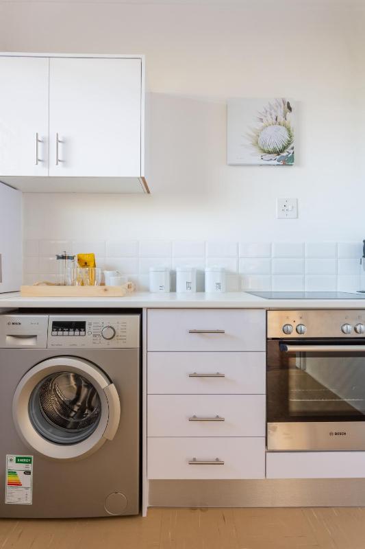 One-Bedroom Apartment image 3