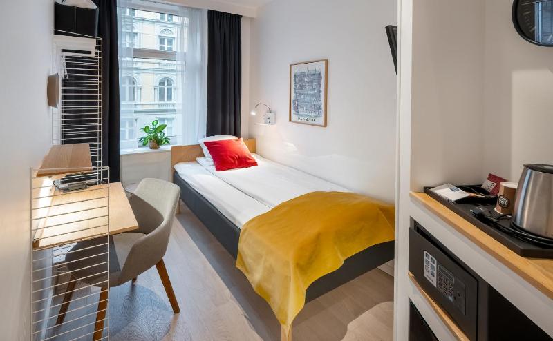 Single Room image 4