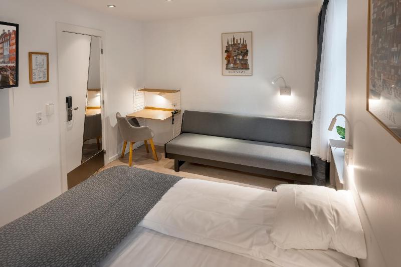 Superior Double or Twin Room image 2