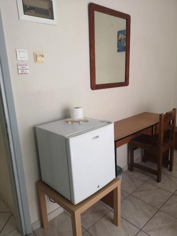 Twin Room with Private External Bathroom image 4