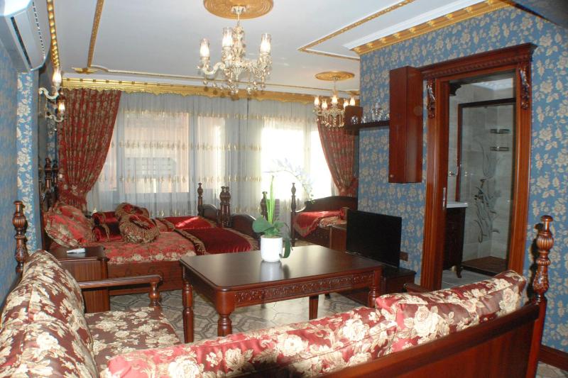 Luxury Quadruple Room image 3