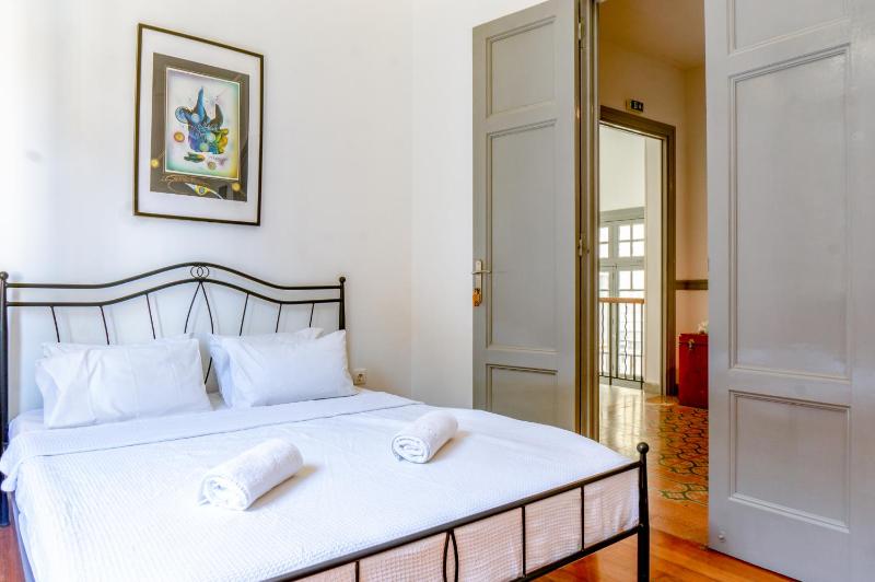 Standard Double Room with Shared Bathroom image 3