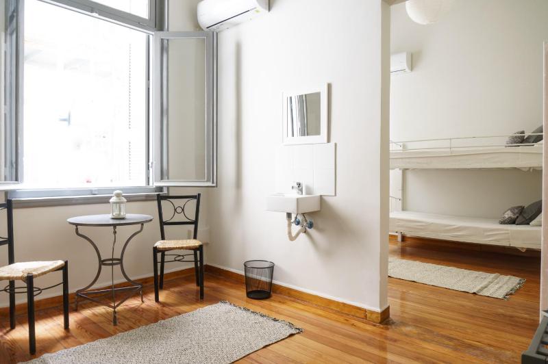 Family Room image 3
