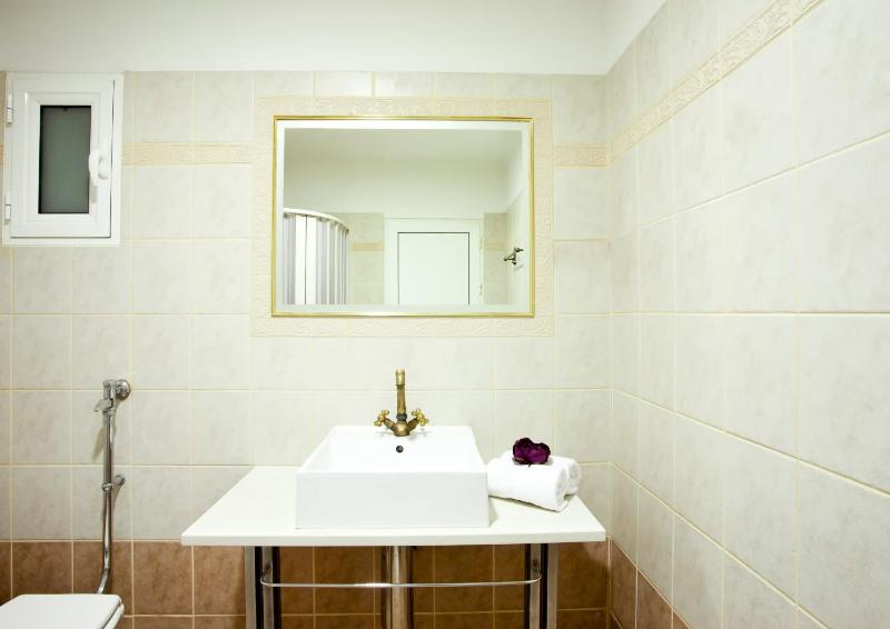 Double Room image 2