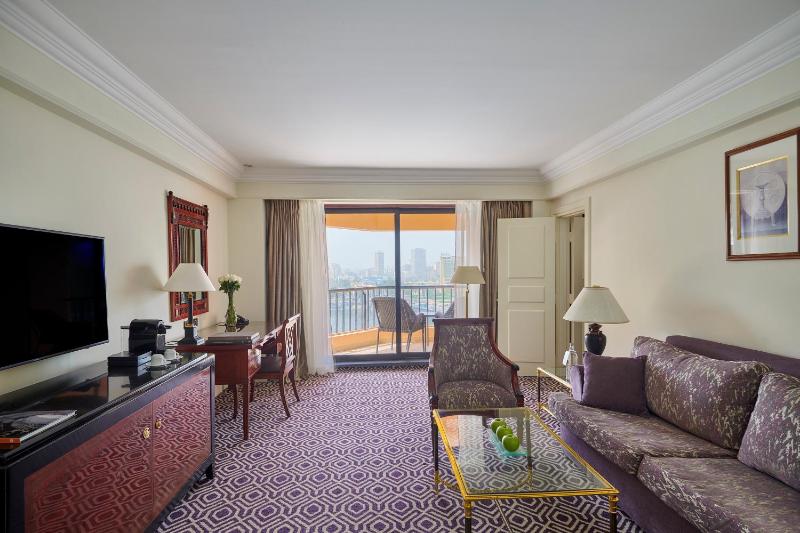 Executive King Suite River View with Lounge Access image 1