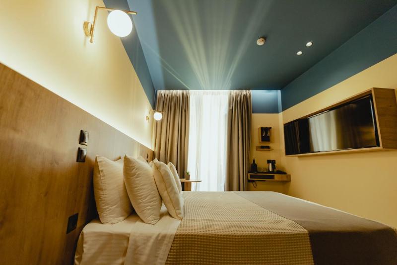 Deluxe Double Room image 1