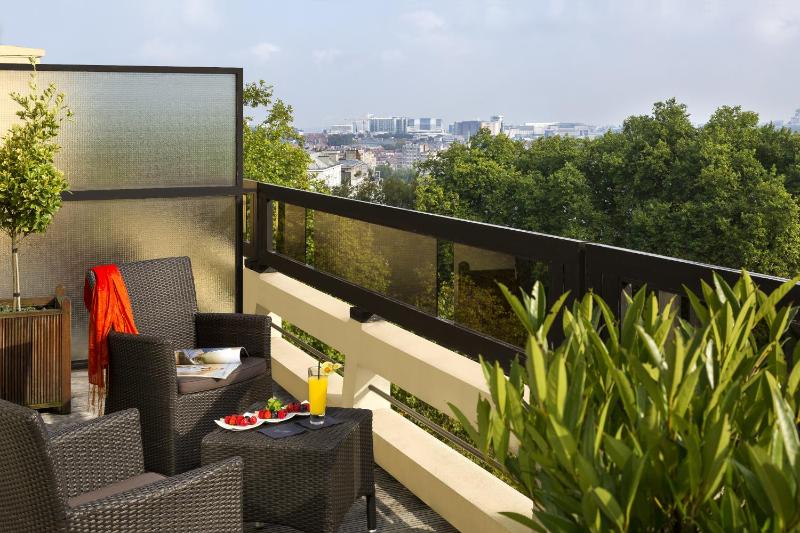 Executive Suite with City View image 3
