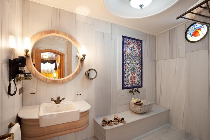 Superior Room with Turkish Bath  image 2