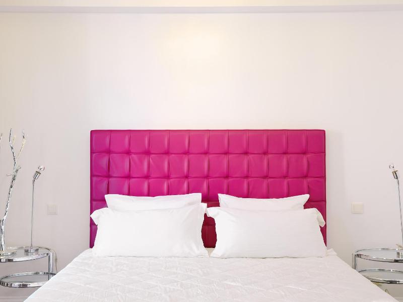 Pallas Guestroom image 2