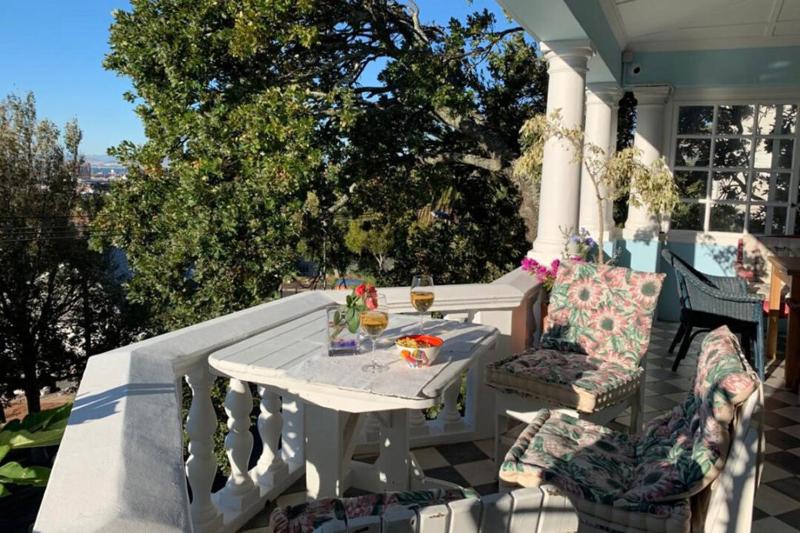 Double Room with Balcony image 3