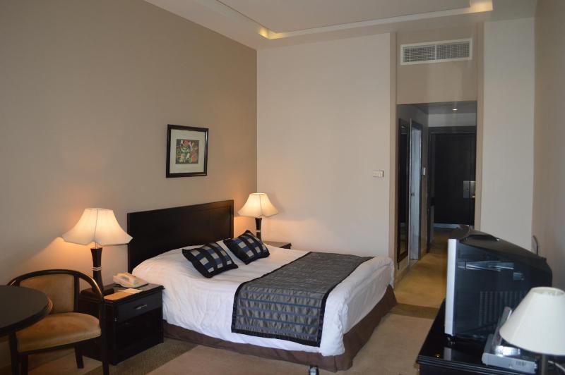Deluxe Double Room image 4