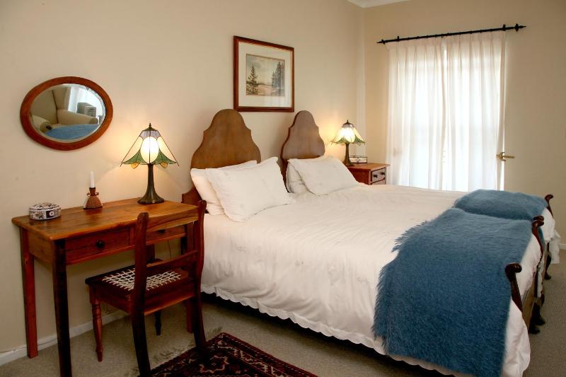 Double or Twin Room with Sea View image 3